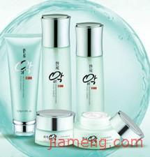 有喜化妝品 產(chǎn)品視覺與店鋪美學的完美融合